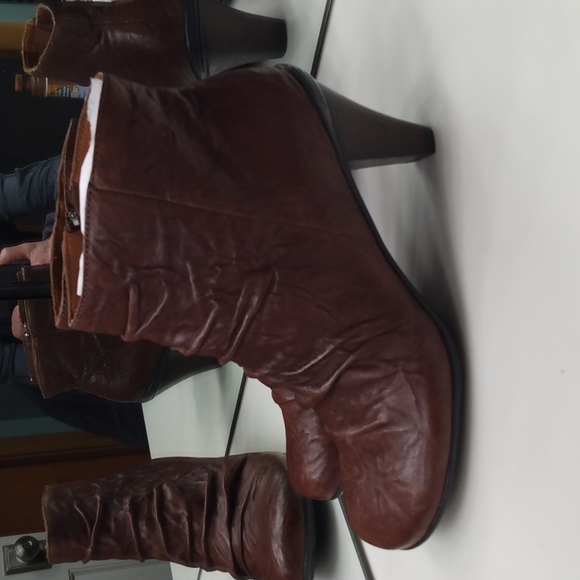 GENTLE SOULS OSANNA BROWN SLOUCHY LEATHER BOOTIES NWOT - Picture 4 of 7